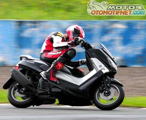 Sumber : http://motor.otomotifnet.com/read/2015/02/13/356102/38/13/First-Ride-Yamaha-NMAX-150-Tenaganya-Enak-Atas-Bawah